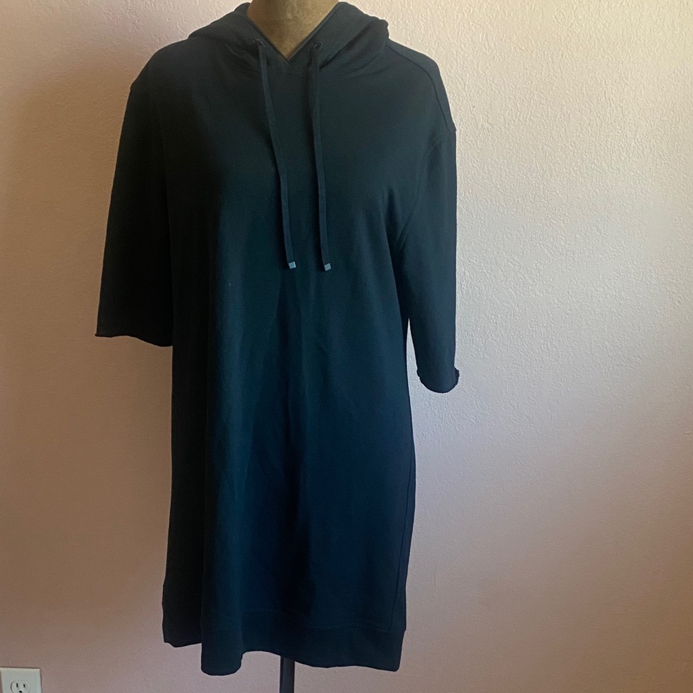 VICTORIA SPORT Stylish Black Hooded Sweatshirt